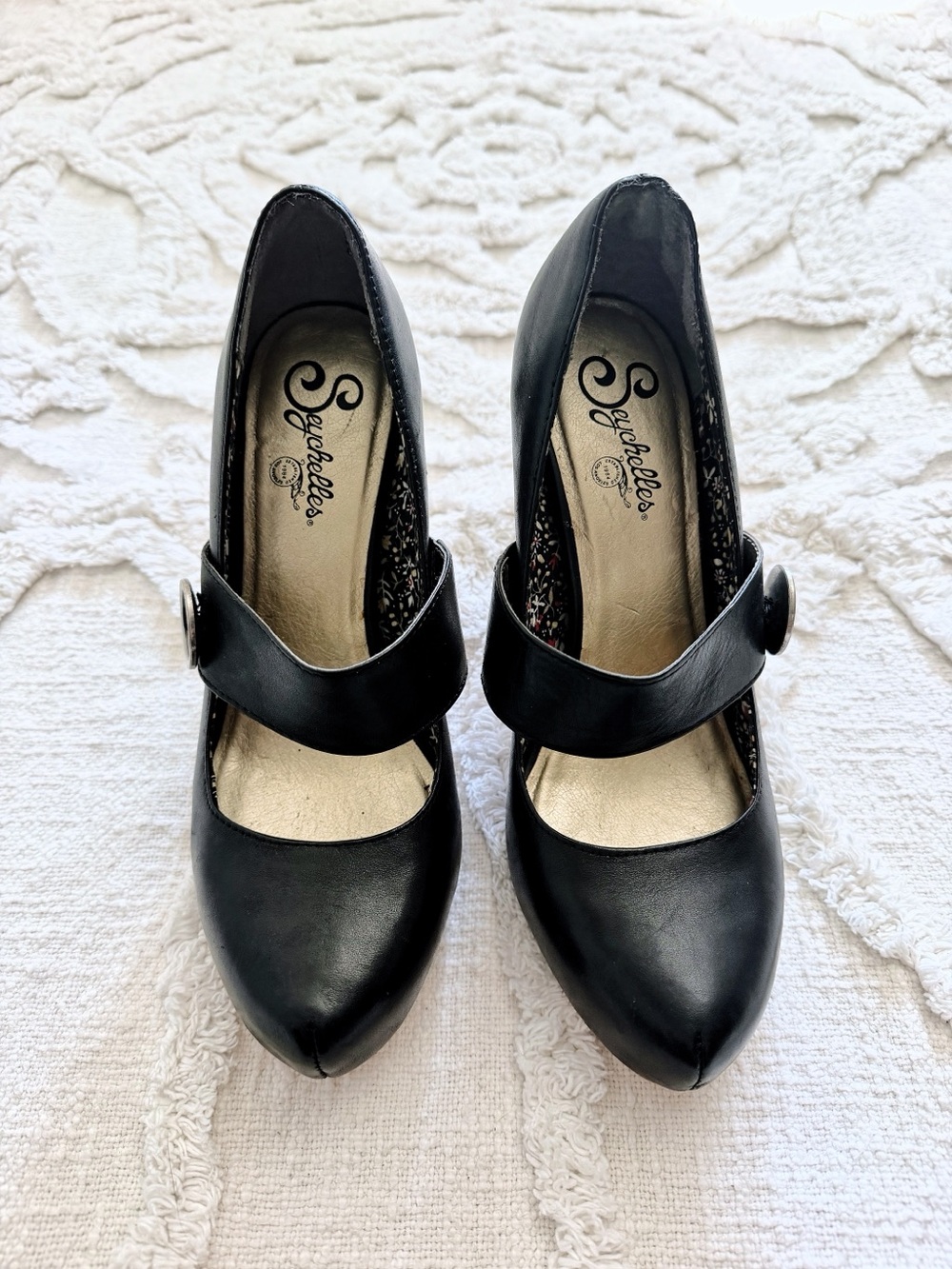 Seychelles Black Leather Mary Jane Pumps Heels Women’s Size 8